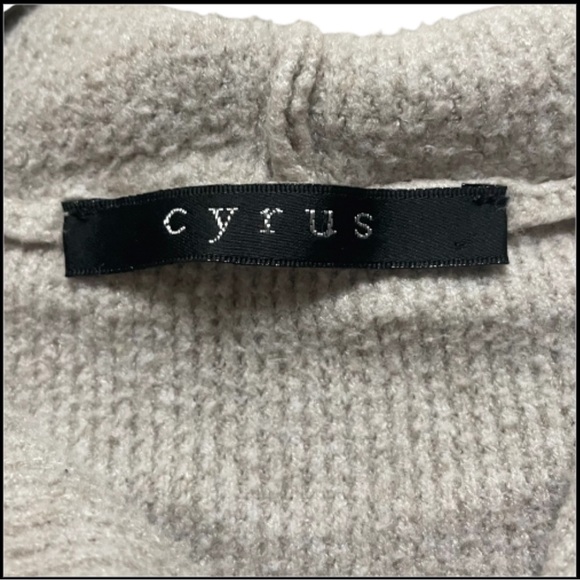 Cyrus Soft Cream Knit Sweater Hoodie - Picture 4 of 11